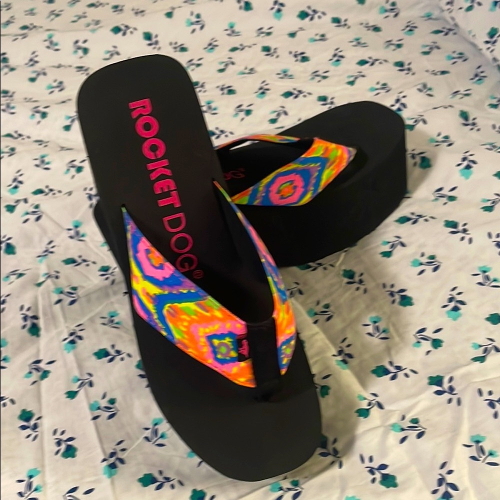 Rocket Dog Women's Black and Multicolor Platform Sandals